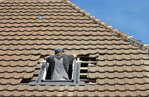 Pose de velux à Thénac